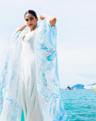 Sonam Kapoor pic #937520