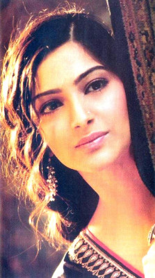 Sonam Kapoor pic #147000