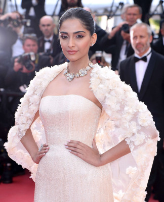 Sonam Kapoor pic #853328