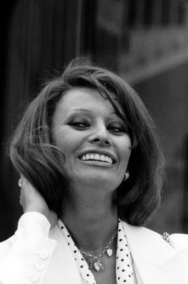 Sophia Loren pic #380090
