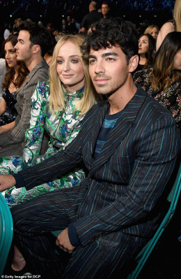 Sophie Turner (actress) pic #1129636