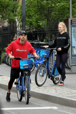 Sophie Turner (actress) pic #931375
