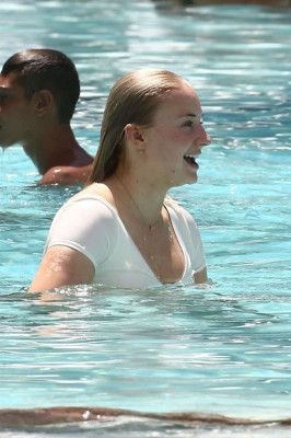 Sophie Turner (actress) pic #1059116