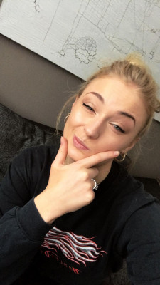 Sophie Turner (actress) pic #1026410