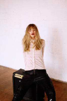 Suki Waterhouse pic #653105