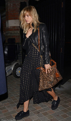 Suki Waterhouse pic #705405