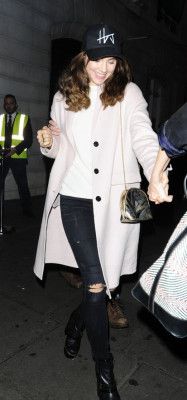 Suki Waterhouse pic #733125