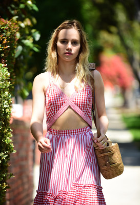 Suki Waterhouse pic #927588