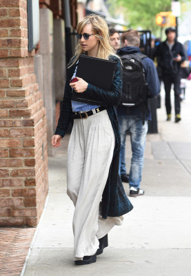 Suki Waterhouse pic #699138