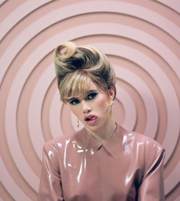 Suki Waterhouse pic #1178223