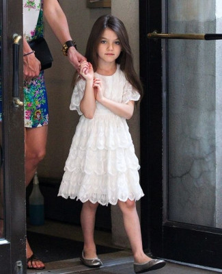 photo 27 in Suri Cruise gallery [id503076] 2012-06-25 00:00:00