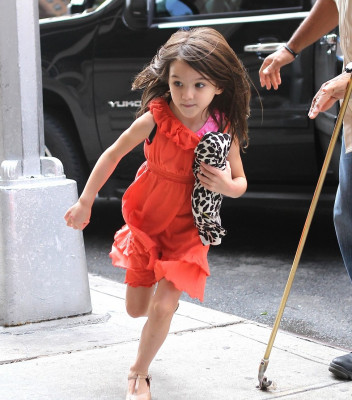 photo 7 in Suri Cruise gallery [id402364] 2011-09-12 00:00:00