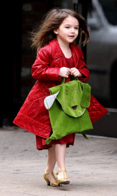photo 25 in Suri Cruise gallery [id219171] 2009-12-24 00:00:00
