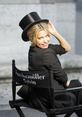 Sylvie Van Der Vaart pic #599051