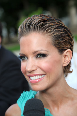 Sylvie Van Der Vaart pic #344455