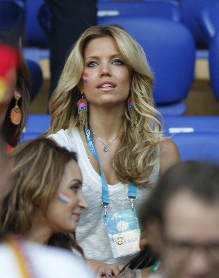 photo 28 in Sylvie Van Der Vaart gallery [id502111] 2012-06-22 00:00:00