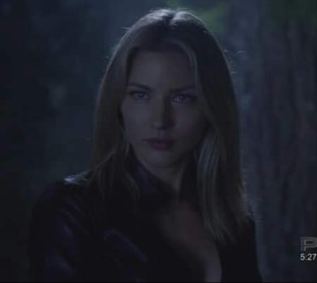 Tabrett Bethell pic #1234594