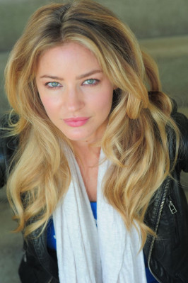 Tabrett Bethell pic #918743
