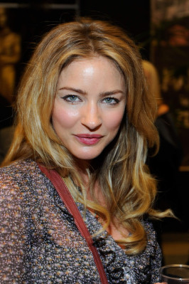 Tabrett Bethell pic #918708