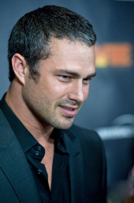 Taylor Kinney pic #570403