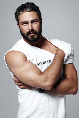 Taylor Kinney pic #564235