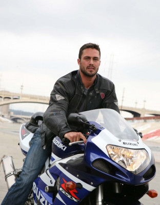 Taylor Kinney pic #566421