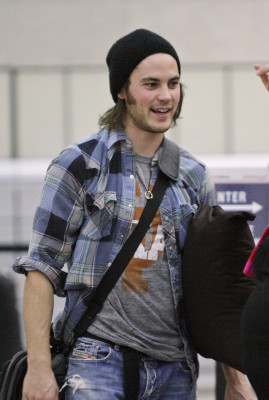 Taylor Kitsch pic #540776