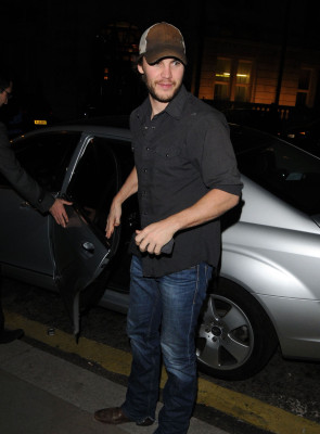 Taylor Kitsch pic #538613