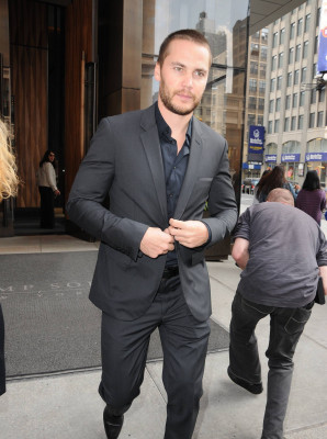 Taylor Kitsch pic #537447