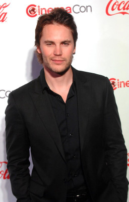 Taylor Kitsch pic #533801