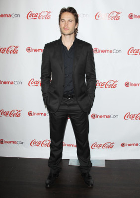 Taylor Kitsch pic #533799