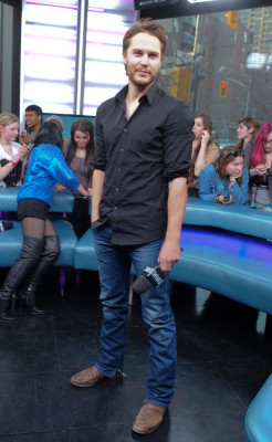 Taylor Kitsch pic #532415