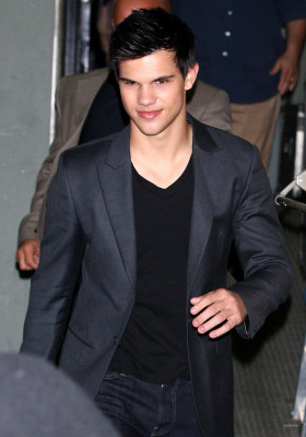 photo 20 in Lautner gallery [id296921] 2010-10-20 00:00:00