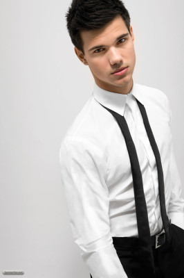 Taylor Lautner pic #251595