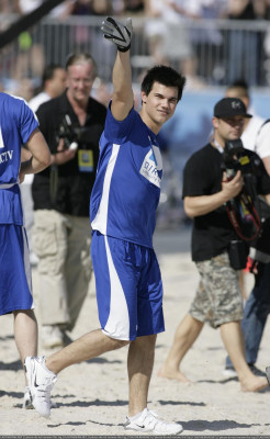 Taylor Lautner pic #251936