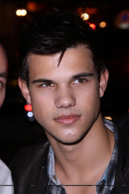 photo 21 in Taylor Lautner gallery [id294262] 2010-10-11 00:00:00