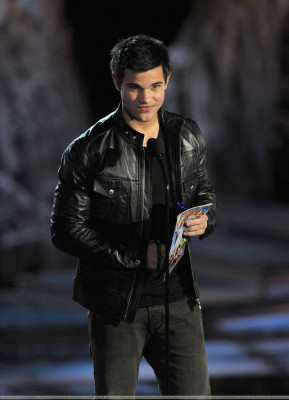 Taylor Lautner pic #253359