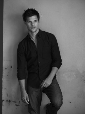 photo 29 in Lautner gallery [id451717] 2012-02-27 00:00:00