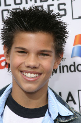 Taylor Lautner pic #201281