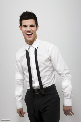 Taylor Lautner pic #251582