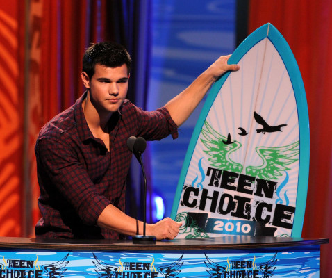 photo 23 in Taylor Lautner gallery [id276414] 2010-08-10 00:00:00