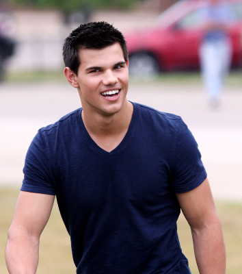 Taylor Lautner pic #270503