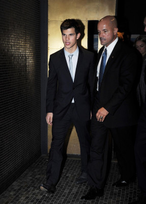 photo 25 in Taylor Lautner gallery [id292507] 2010-10-01 00:00:00