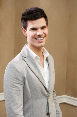 Taylor Lautner pic #234008