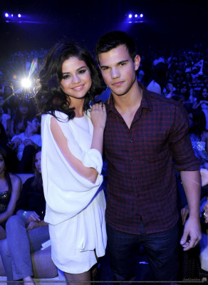 photo 21 in Taylor Lautner gallery [id276422] 2010-08-10 00:00:00