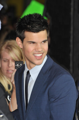 photo 17 in Taylor Lautner gallery [id292807] 2010-10-04 00:00:00