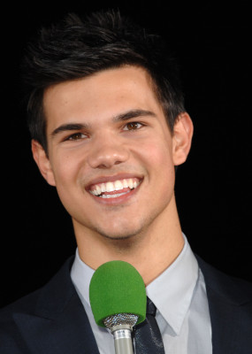 photo 14 in Lautner gallery [id292810] 2010-10-04 00:00:00