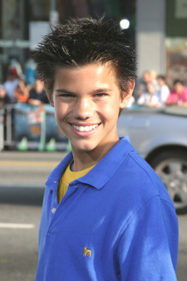 Taylor Lautner pic #205488