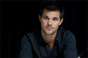 Taylor Lautner pic #511042