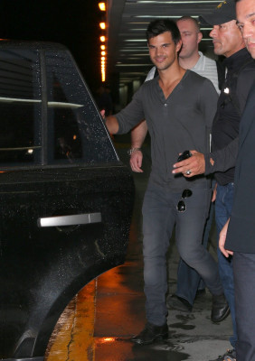 photo 19 in Taylor Lautner gallery [id554221] 2012-11-20 00:00:00